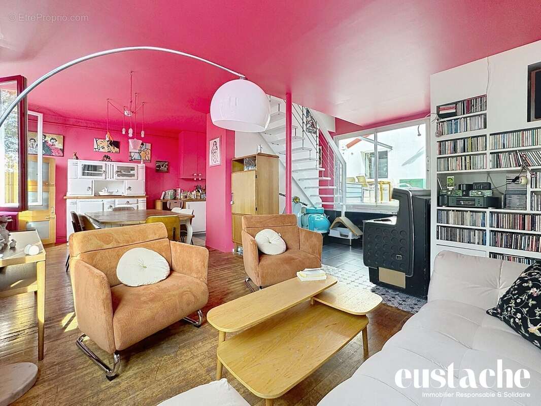 Appartement à LES LILAS