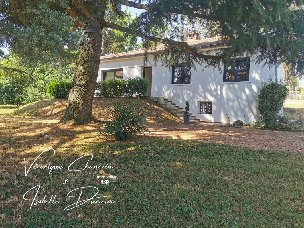 Maison à SAINT-GENIS-LAVAL