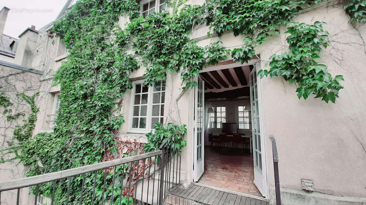 Appartement à PARIS-6E