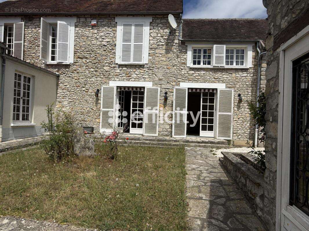 Maison 203 m² à Grez-Sur-Loing  - photo 2