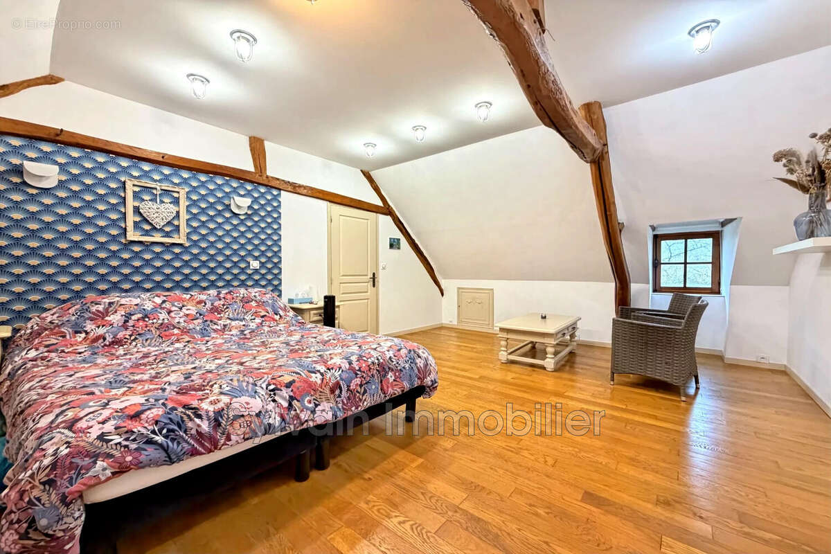 Maison à CREVECOEUR-LE-GRAND