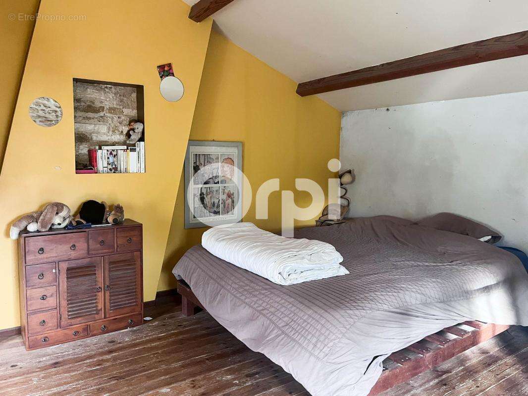 Maison à SAINT-LAURENT-DE-LA-PREE