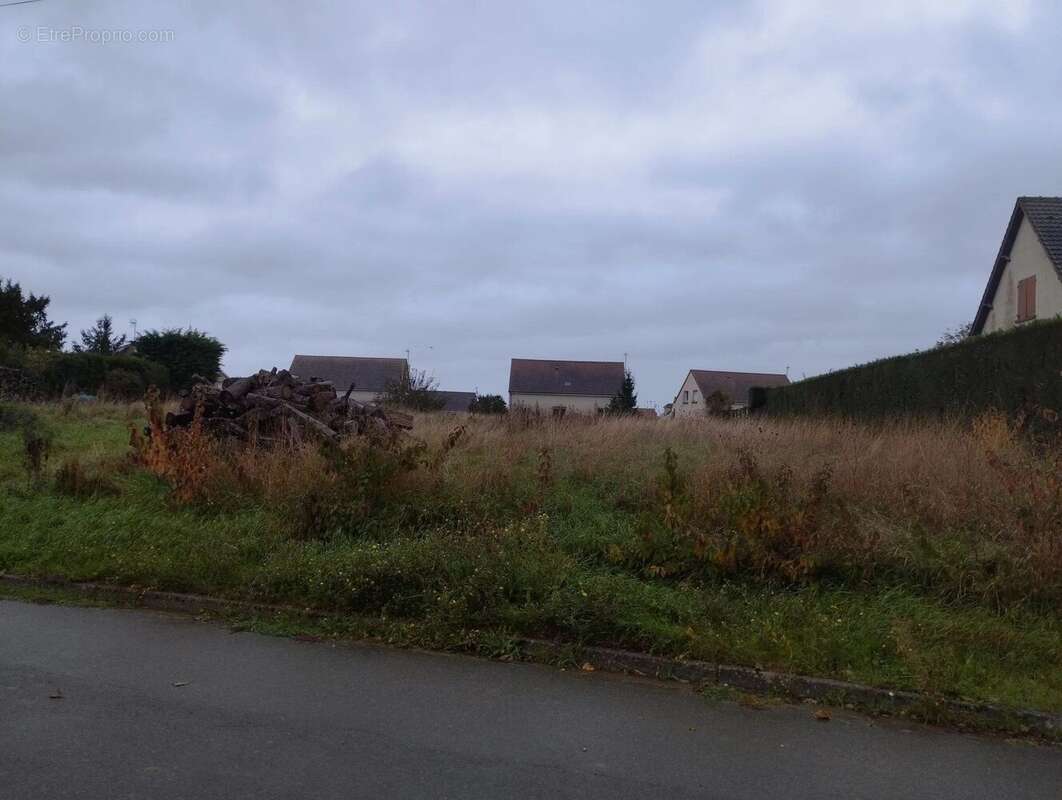 Terrain à POISVILLIERS