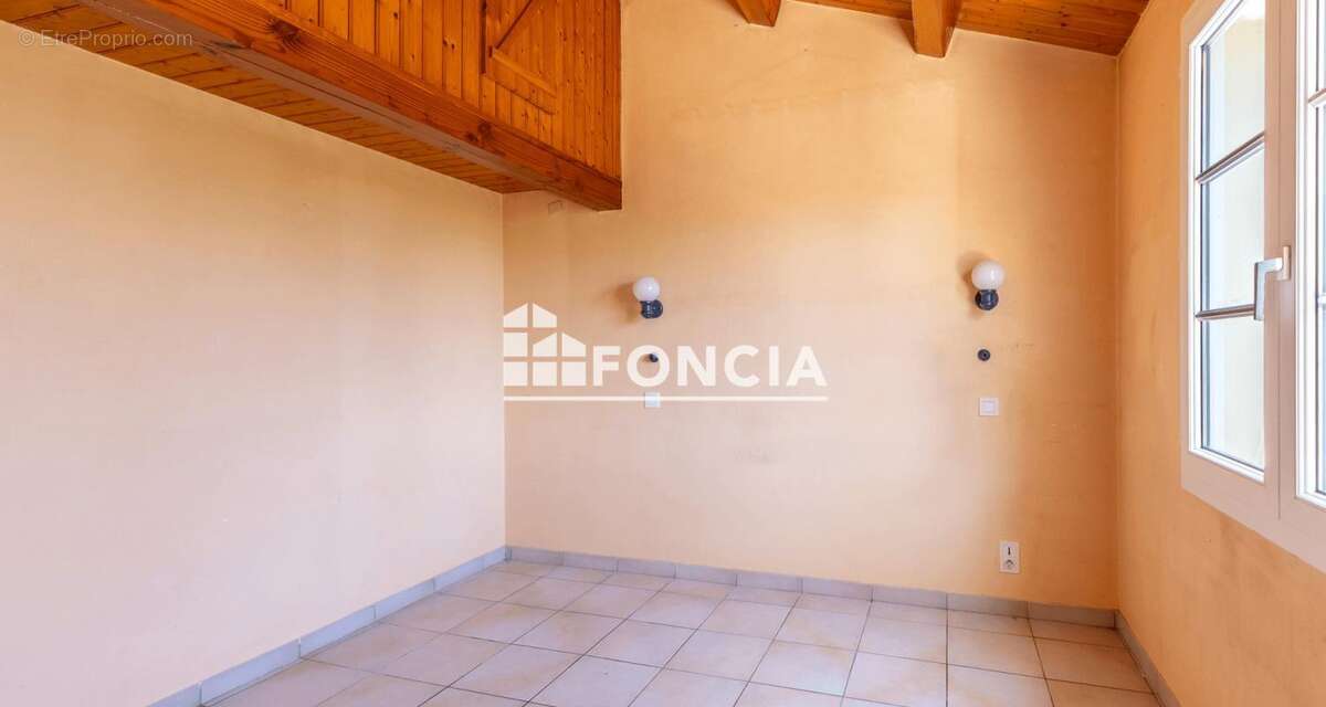 Maison à L&#039;EPINE