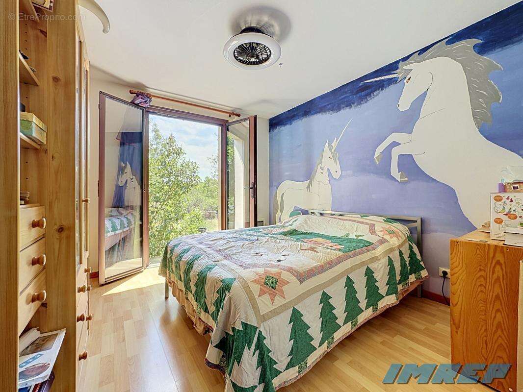 Maison 100 m² à Saint-Maximin-La-Sainte-Baume  - photo 8