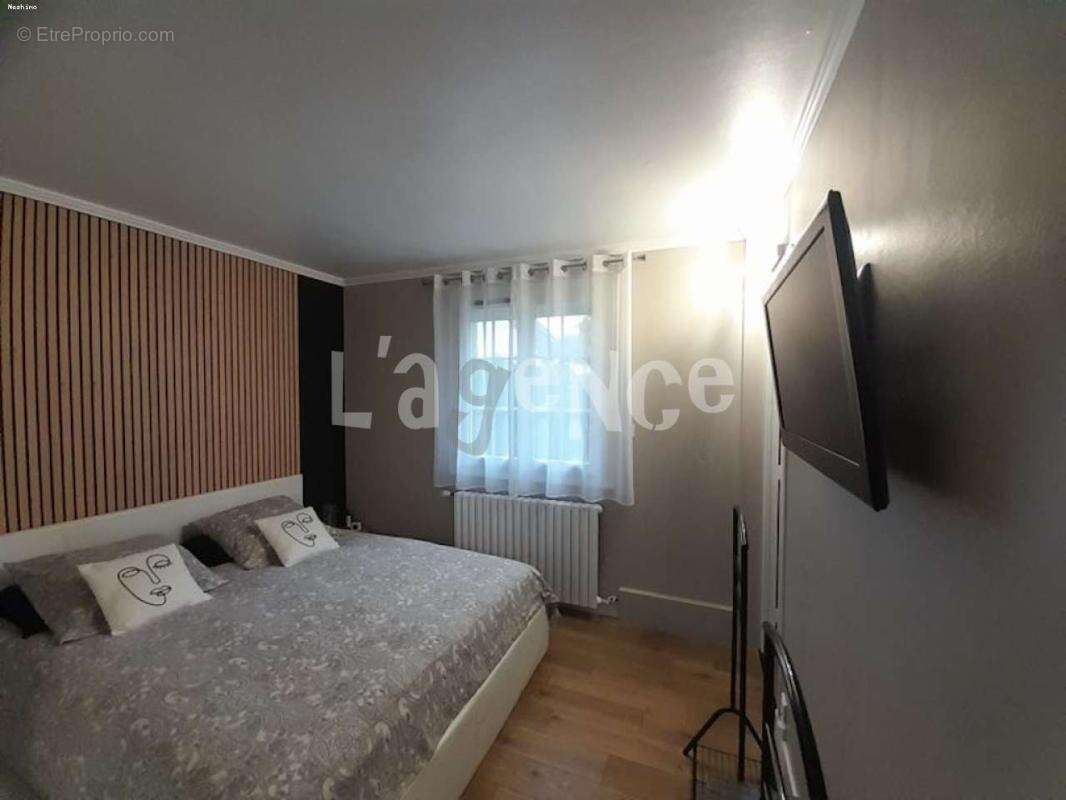 Maison à CLAYE-SOUILLY