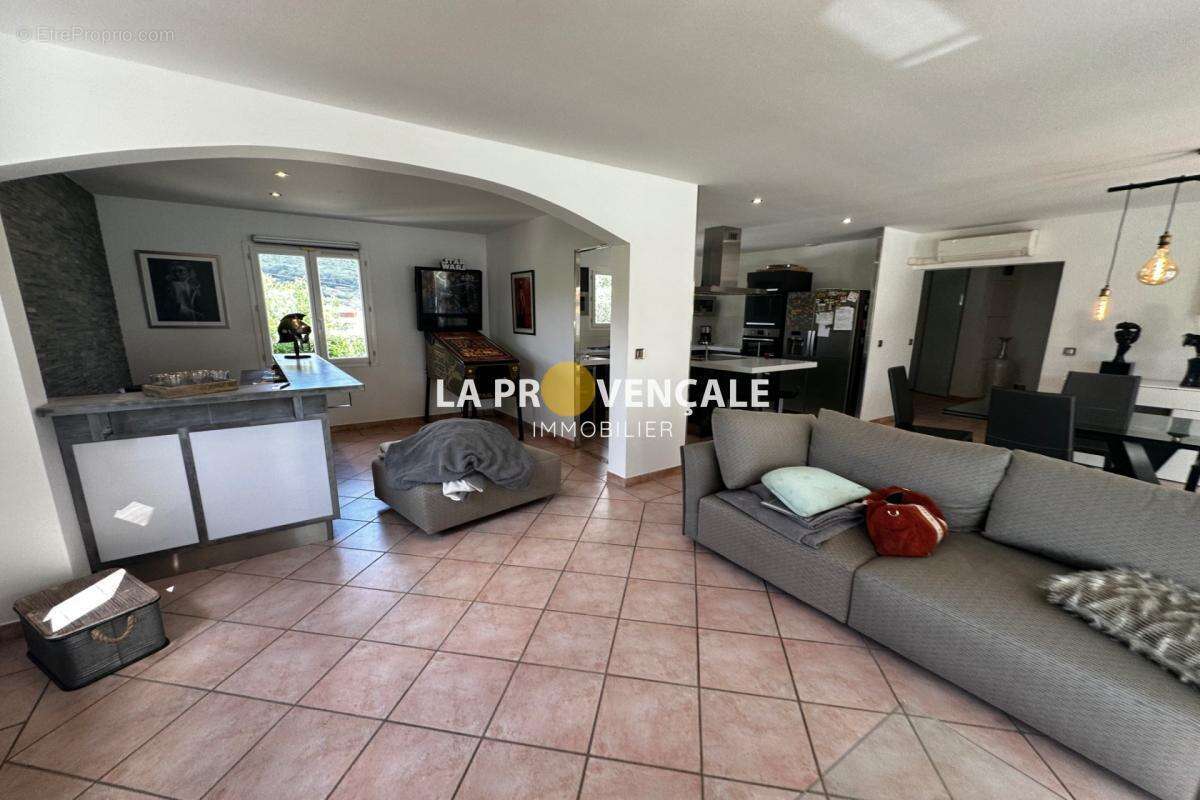 Maison à LA BOUILLADISSE