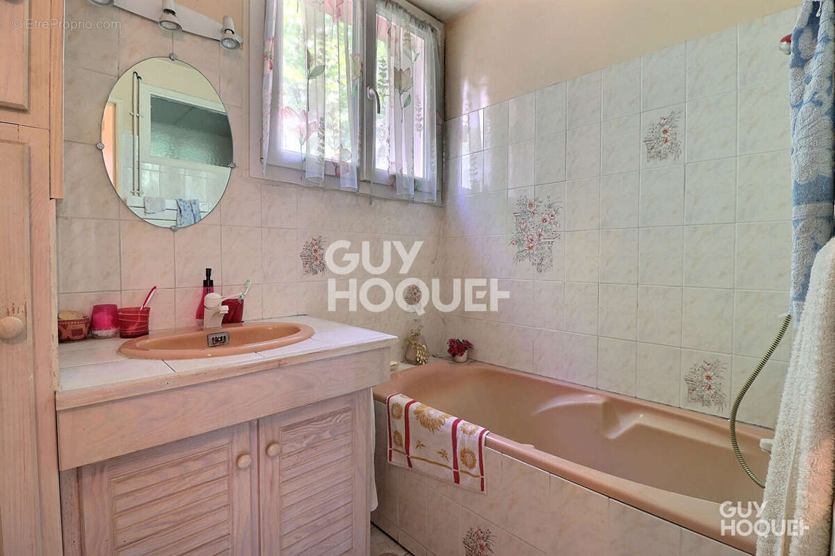 Appartement à SAINTE-GENEVIEVE-DES-BOIS