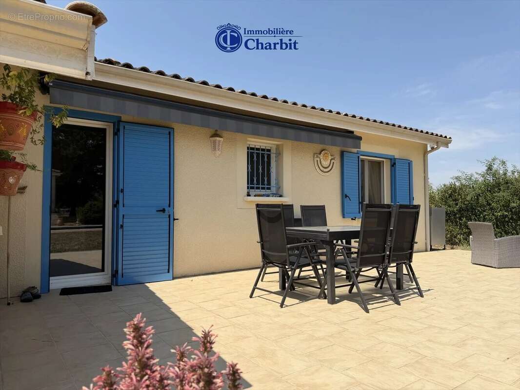 Maison avec piscine et double garage - photo 7