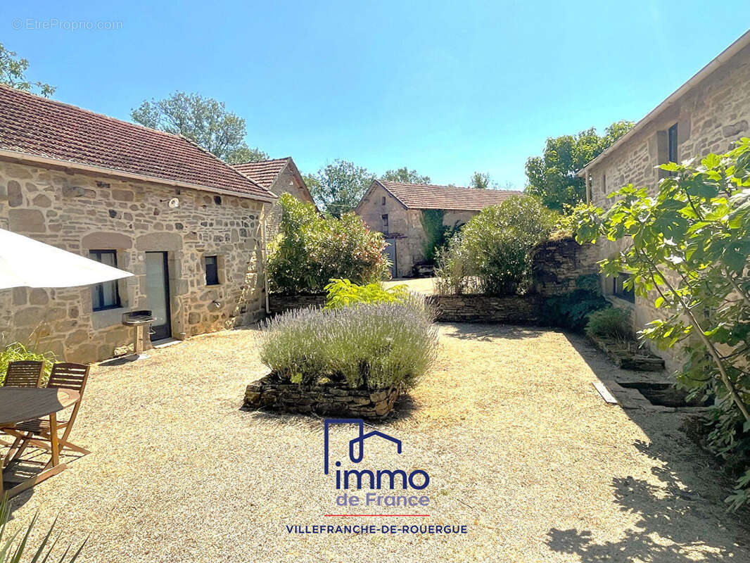 Ensemble immobilier - Maison + gîtes + terrains agricoles - photo 3