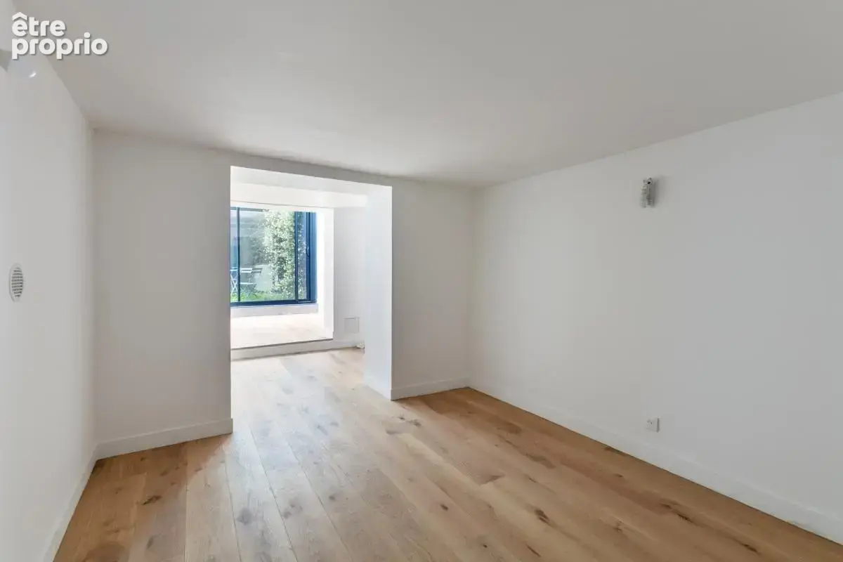 JOURDAIN / Ancien atelier réhabilité en loft duplex - photo 16