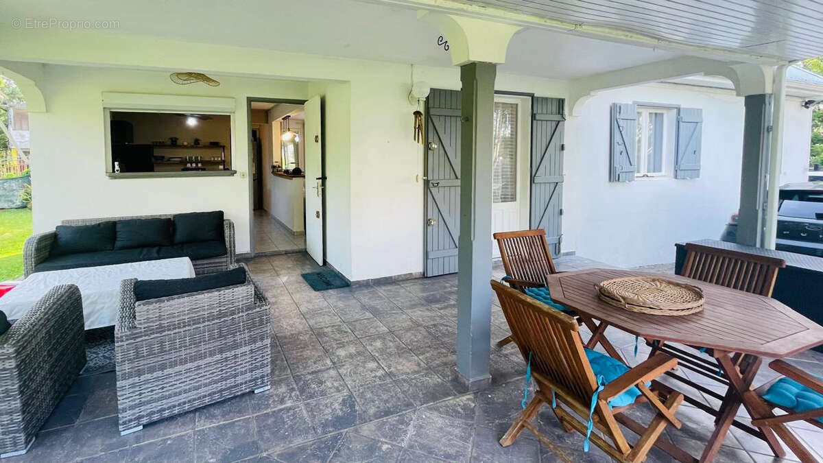 Maison à PETIT-BOURG