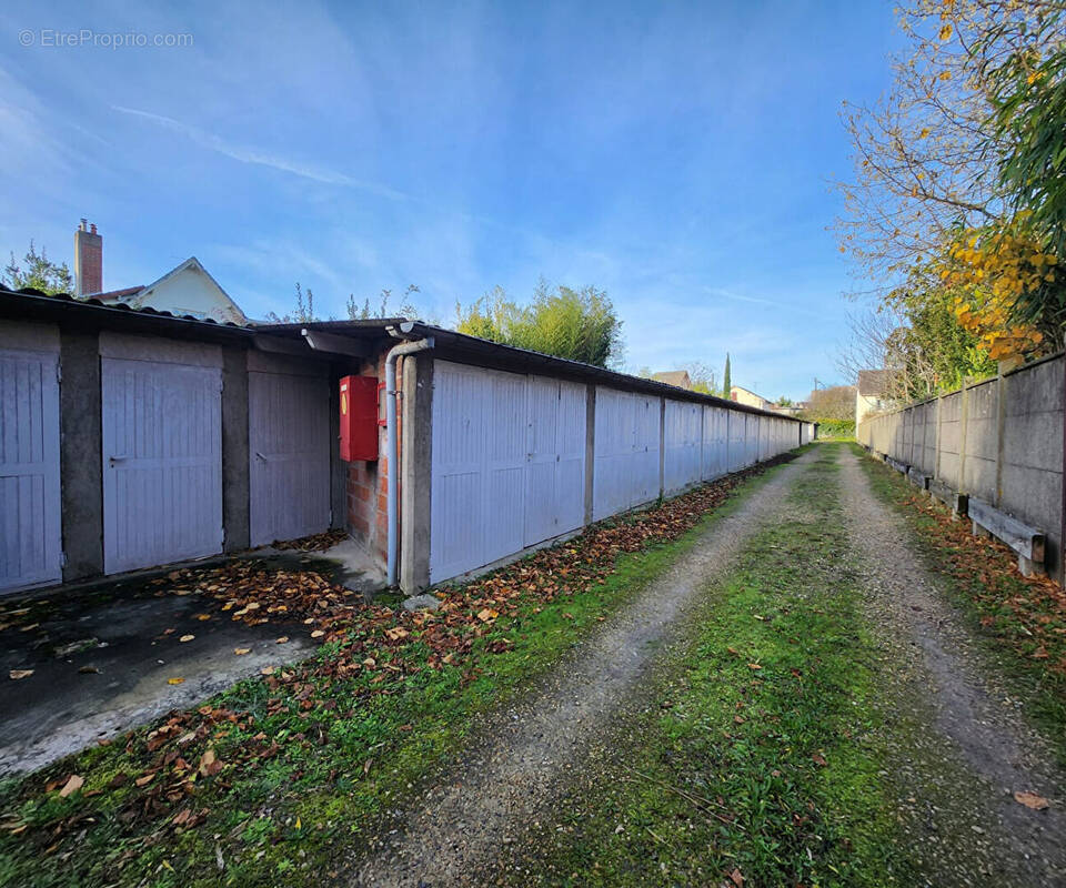 Parking à DEUIL-LA-BARRE