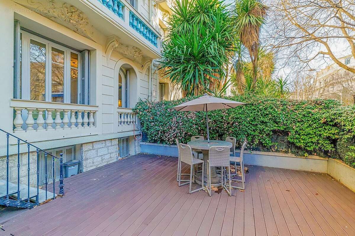 Victor hugo : rare 6 pièces d’exception avec terrasse de 50 m² - photo 2