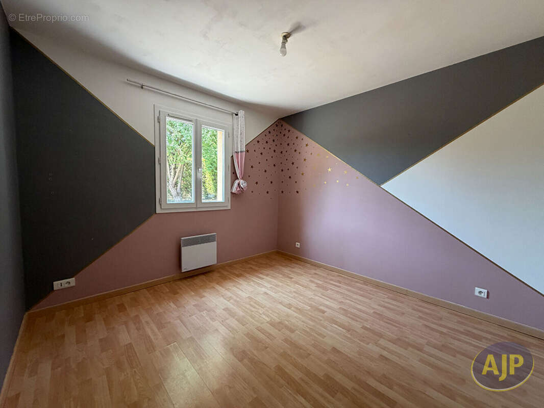 Maison de plain-pied de 95 m² ? Bien rare à Pons - photo 6
