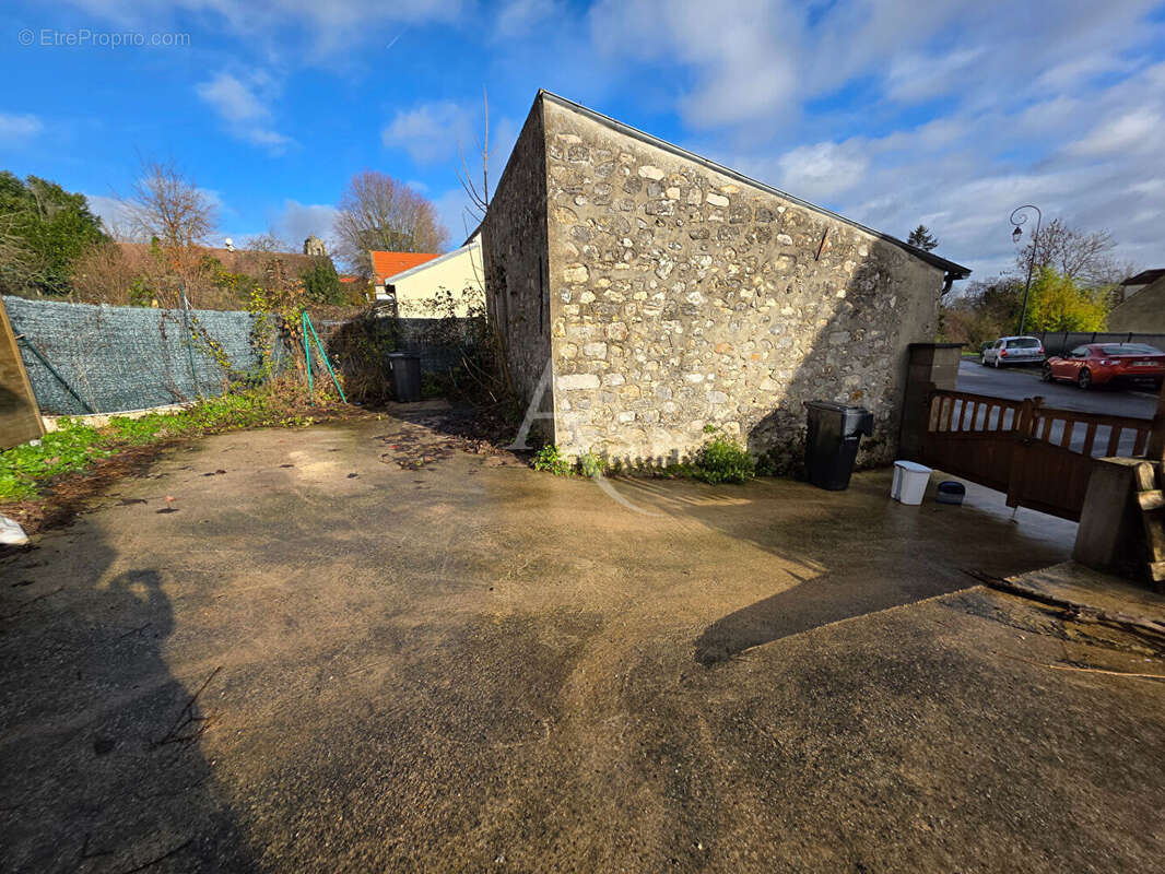 Maison à MAY-EN-MULTIEN