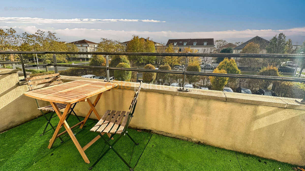 Appartement à MOISSY-CRAMAYEL