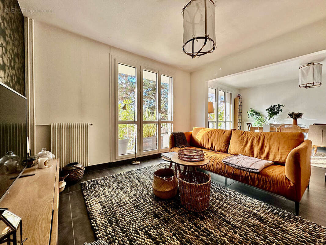 Appartement à FONTENAY-LE-FLEURY