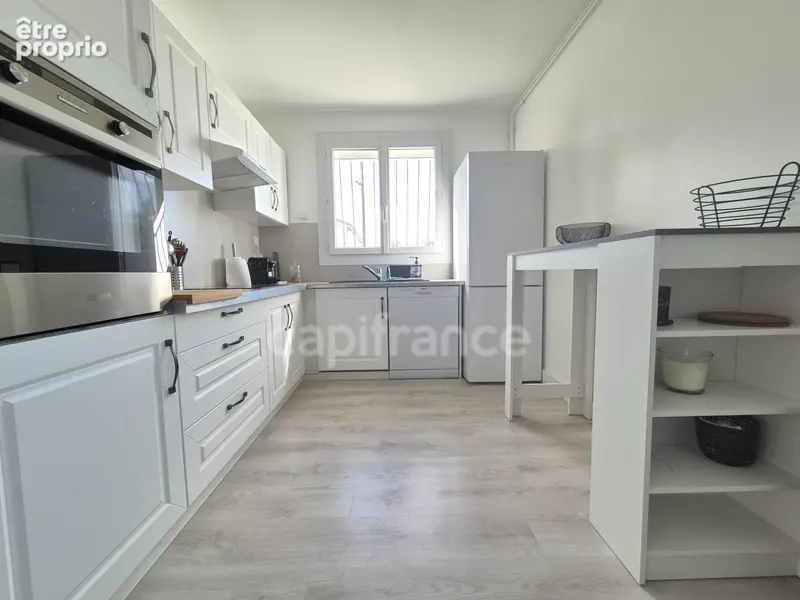 Maison à vendre 4 pièces ROYAN (17) - Piscine chauffée - Terrain de 375m² - photo 9