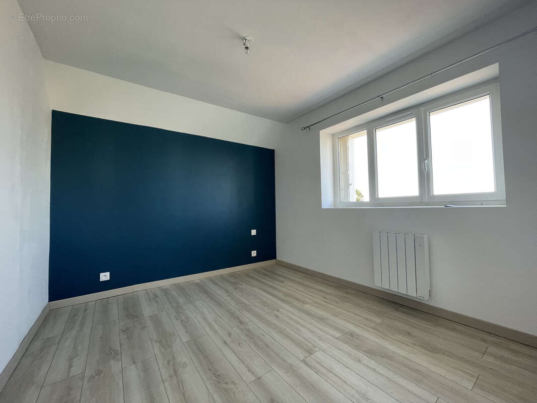 Maison à NOYANT-LA-GRAVOYERE