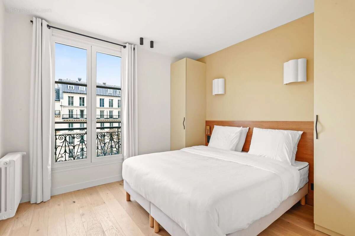 Appartement à PARIS-17E