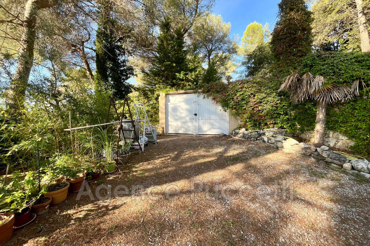 Maison à TOURRETTES-SUR-LOUP