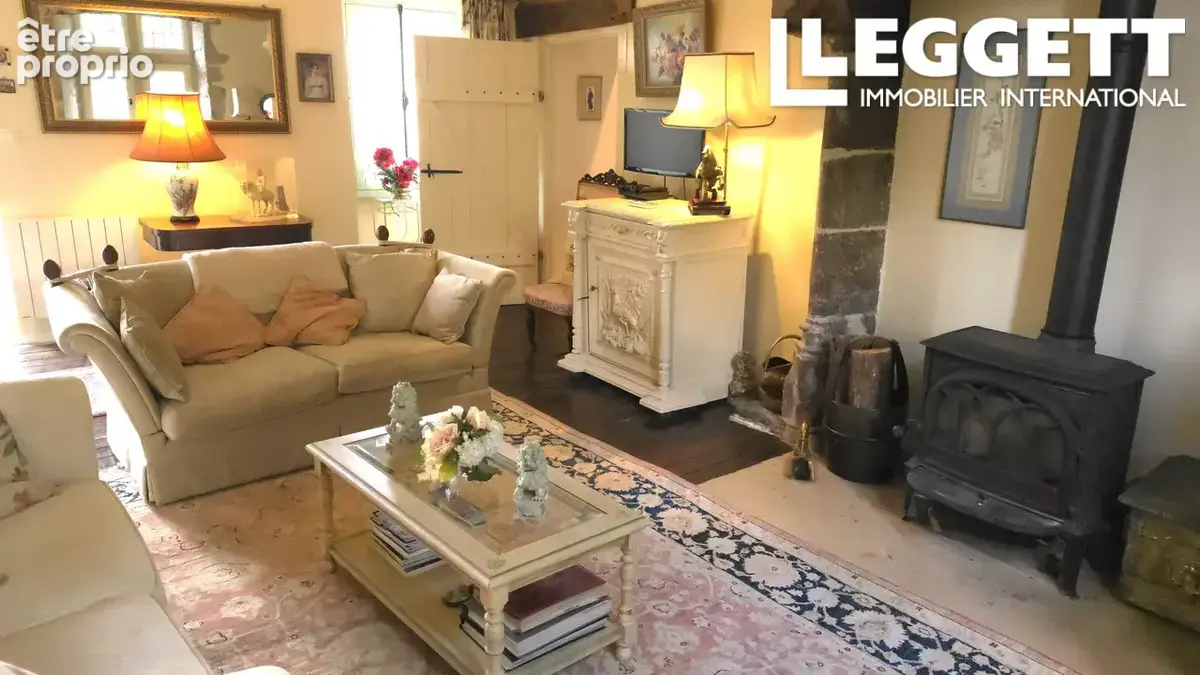 Une charmante maison en pierre avec un jardin secret, une piscine et une vue sur la campagne, située à Arnac - photo 10