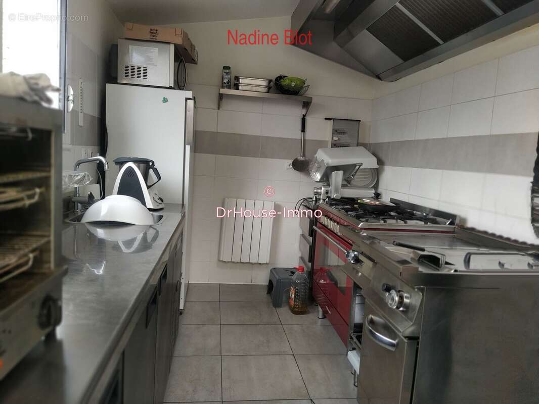 Commerce 205 m² à Saint-Martin-Des-Tilleuls  - photo 12