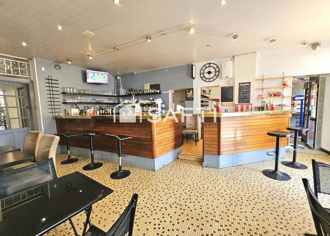 Photo 2 - Commerce à LES ALLUETS-LE-ROI