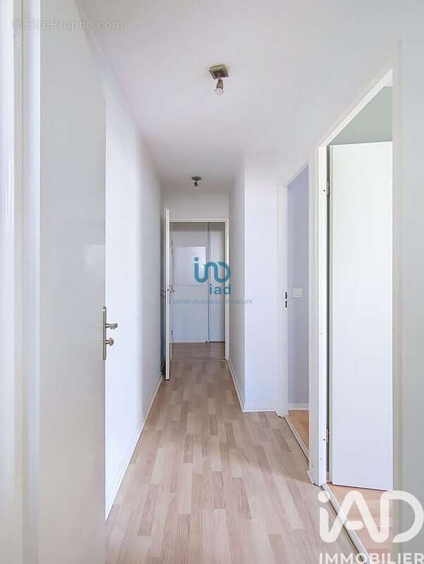 Photo 8 - Appartement à LIEUSAINT