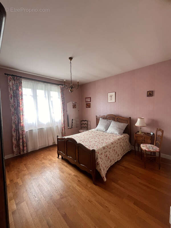 Maison à YZEURE