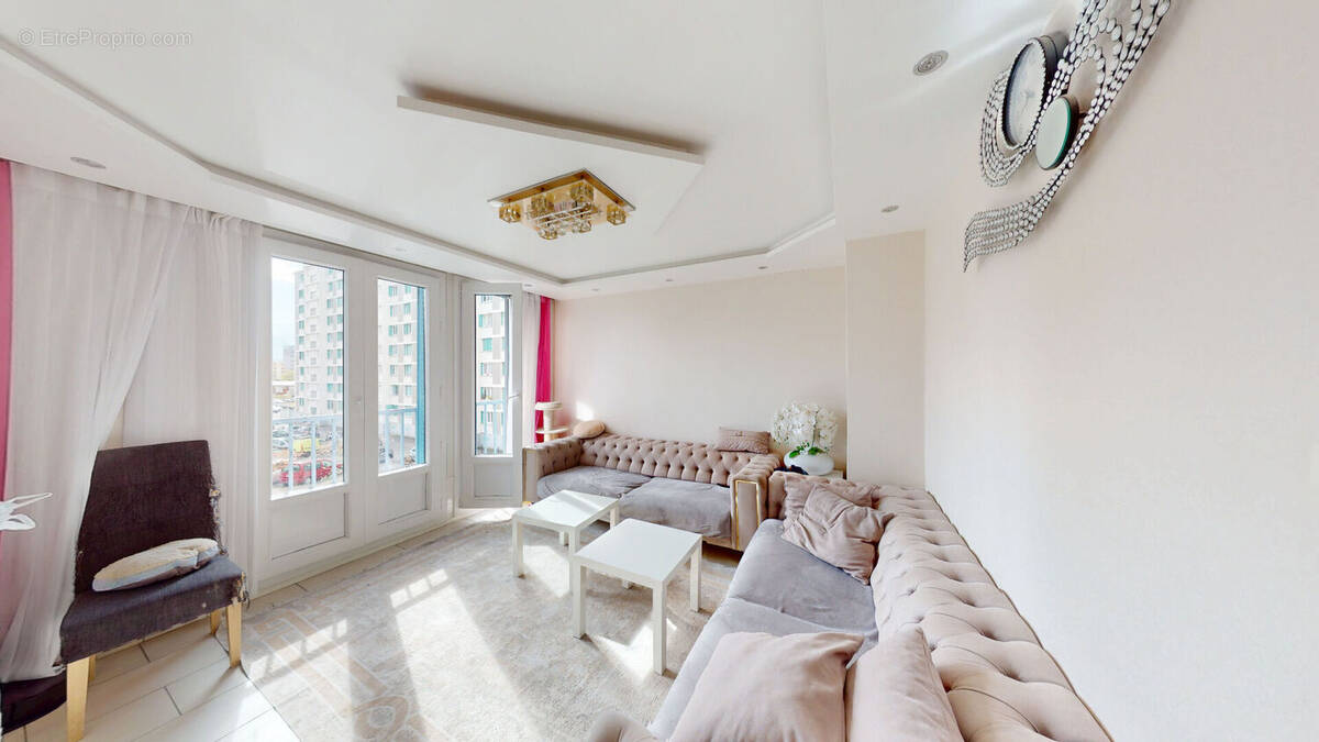 Appartement à FONTAINE