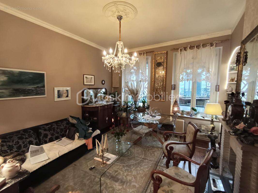 Appartement à EU