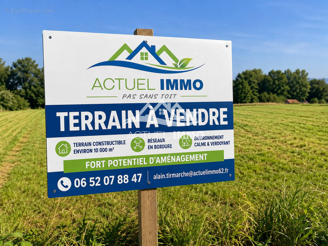 Terrain à SAINT-HILAIRE-COTTES