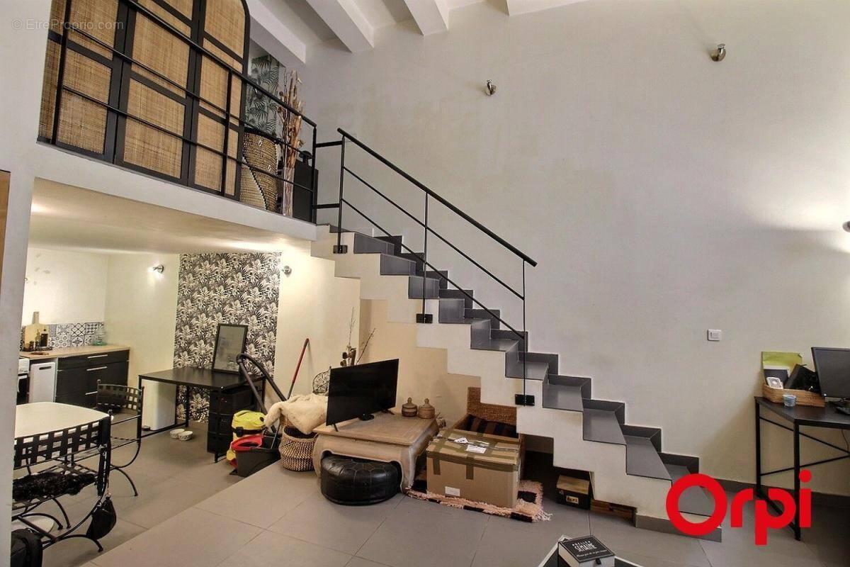 Appartement à MARSEILLE-6E
