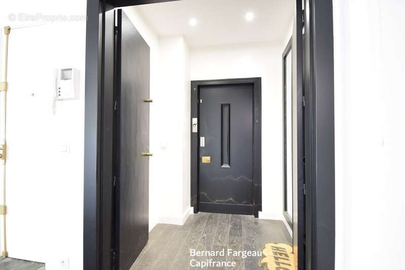 Appartement à PARIS-8E