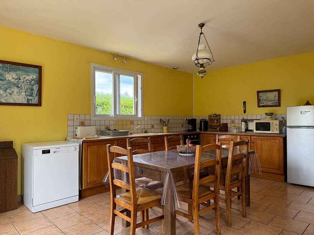 Maison à LIGUGE
