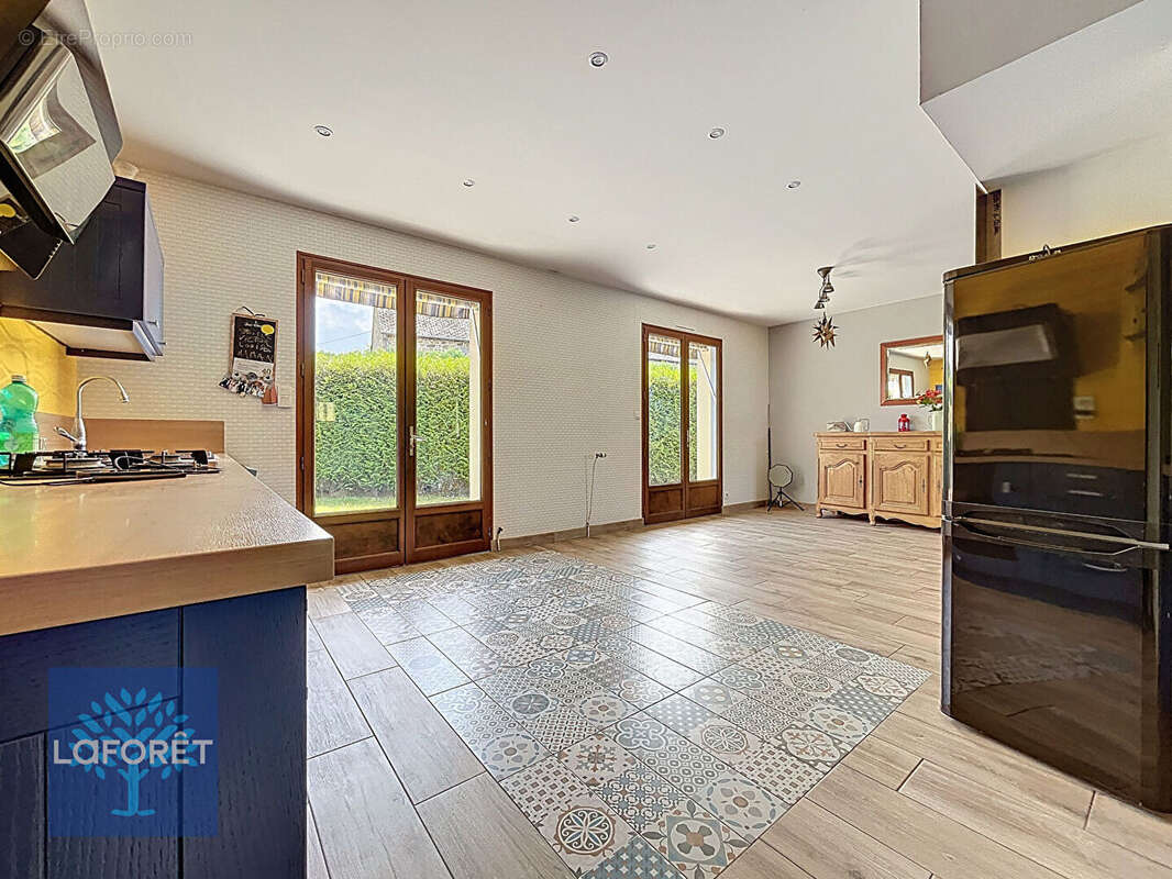 Maison à LA BAZOUGE-DU-DESERT