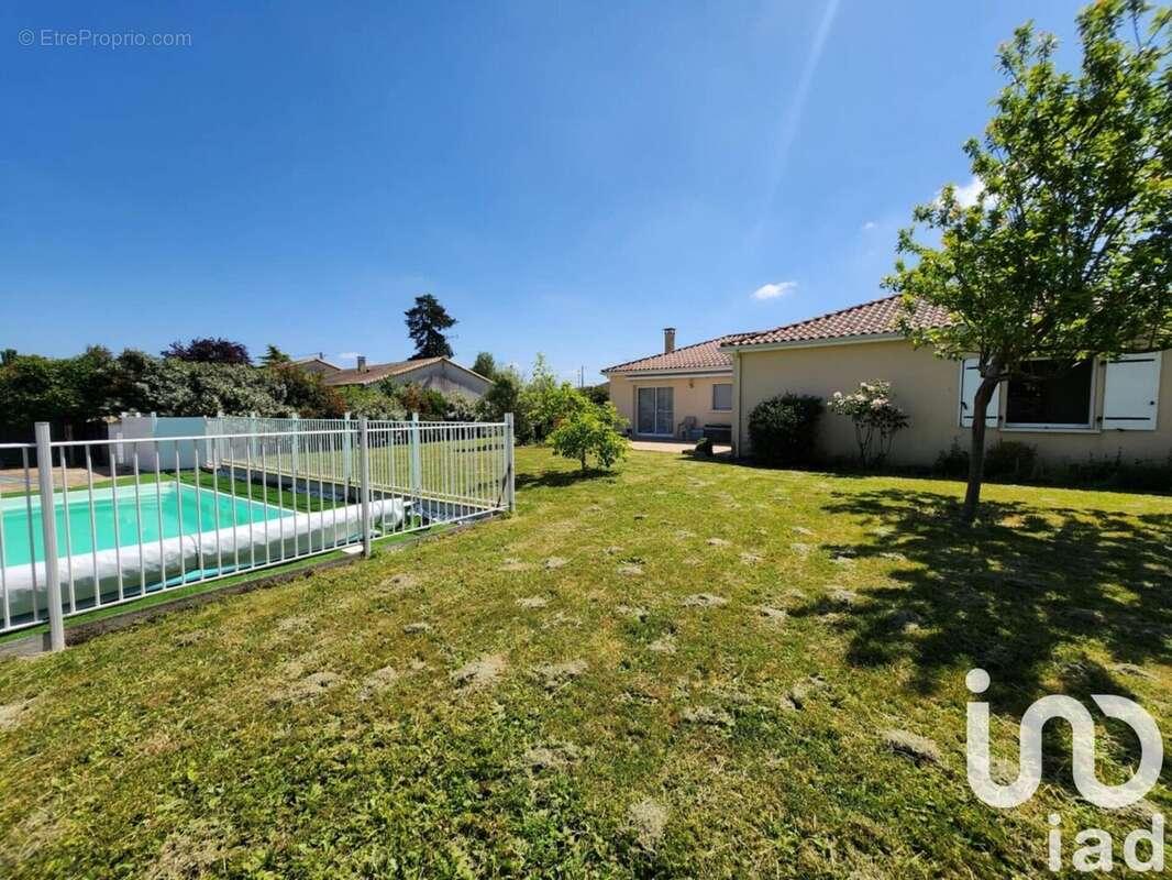 Maison 134 m² à Saint-Cyr  - photo 6