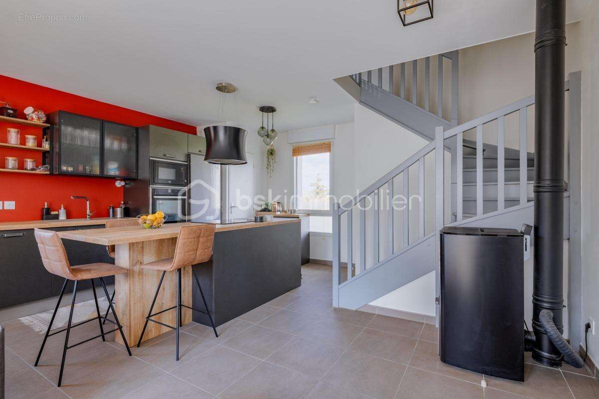 Appartement à MEYZIEU