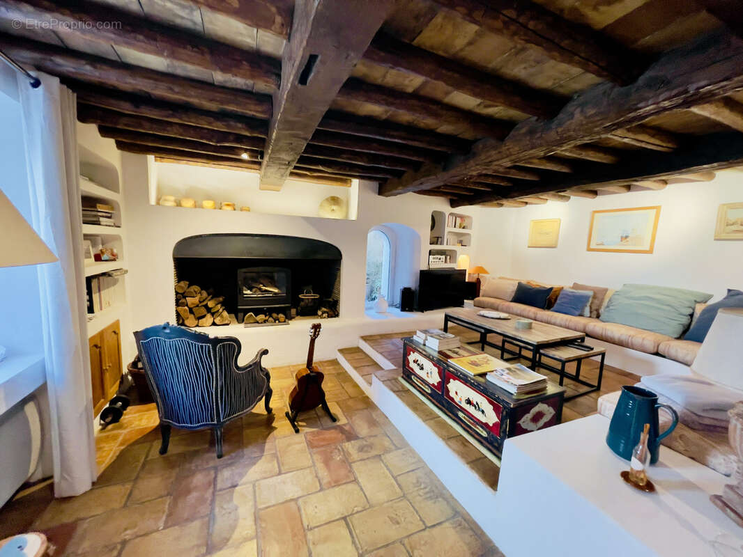 Maison à PLAN-DE-LA-TOUR