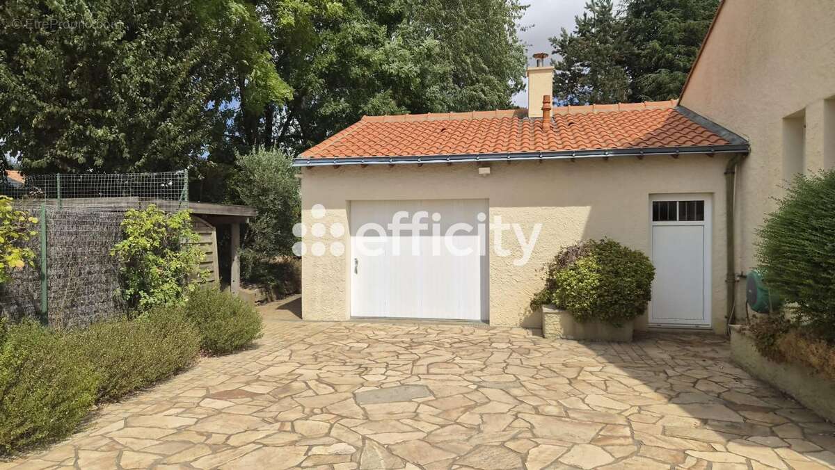 Maison 207 m² à Le Loroux-Bottereau  - photo 18