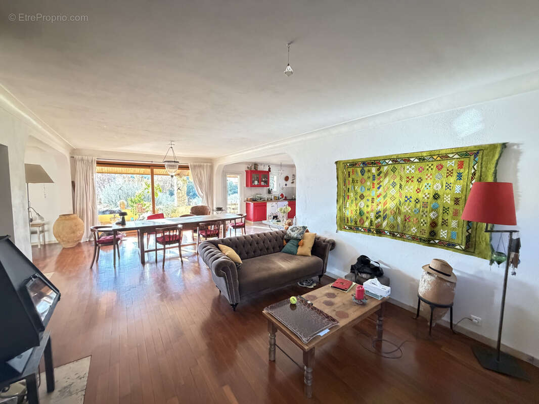 Maison à VILLECROZE