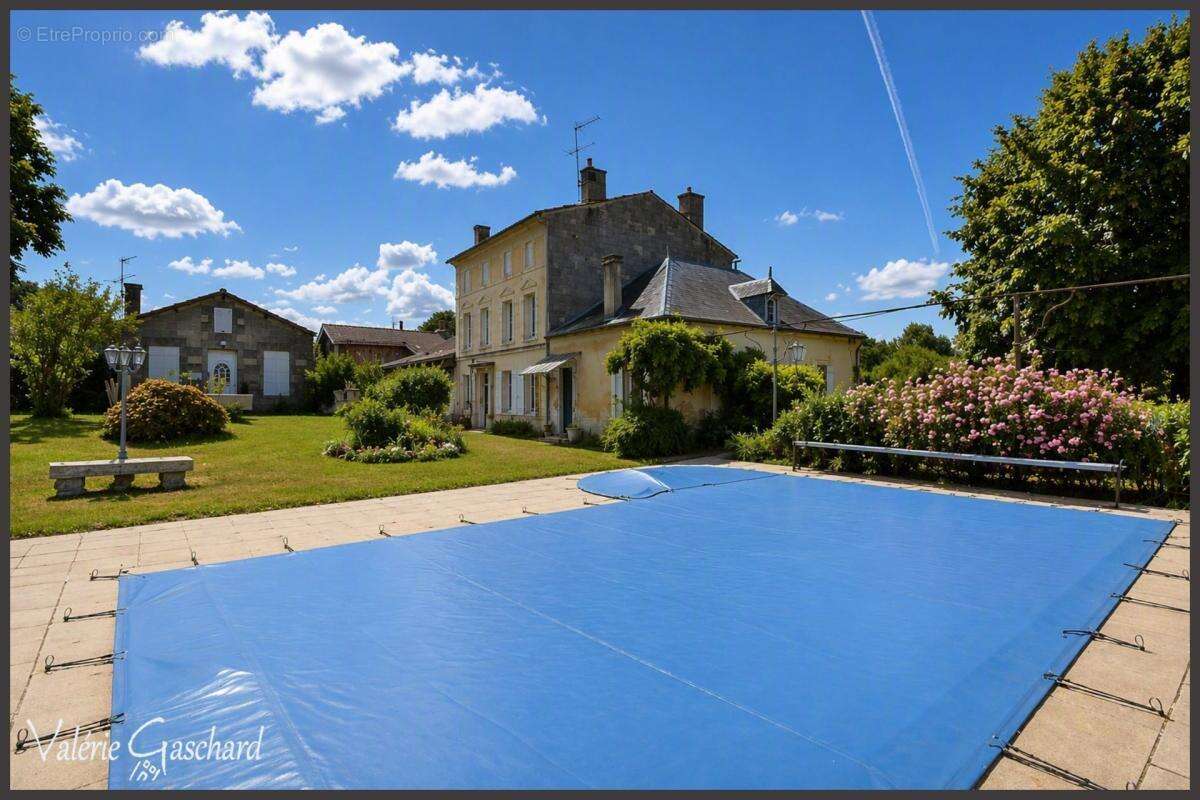 St Antoine sur l'isle  ( Gironde) - Maison en Pierre 250 m² + dépendance et piscine - photo 2