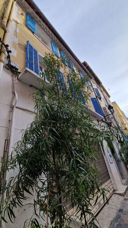 Immeuble La Seyne Sur Mer 180 m2, 5 lots loués, 2 greniers - photo 2