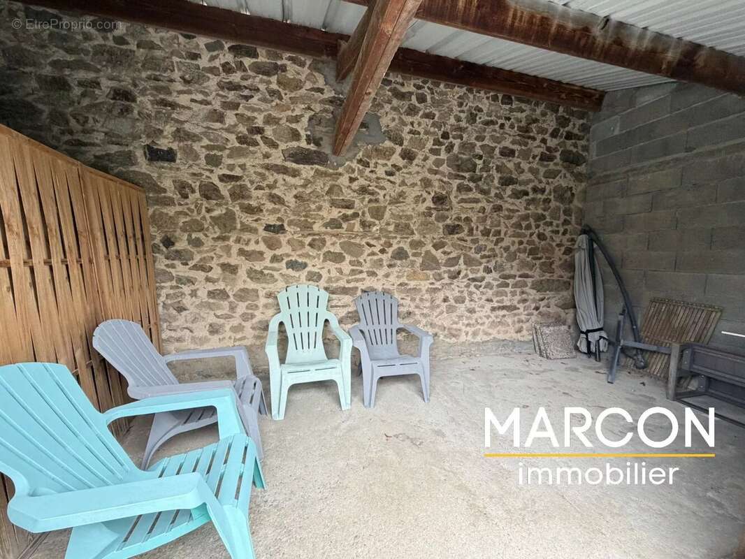 Maison à LE BOURG-D'HEM