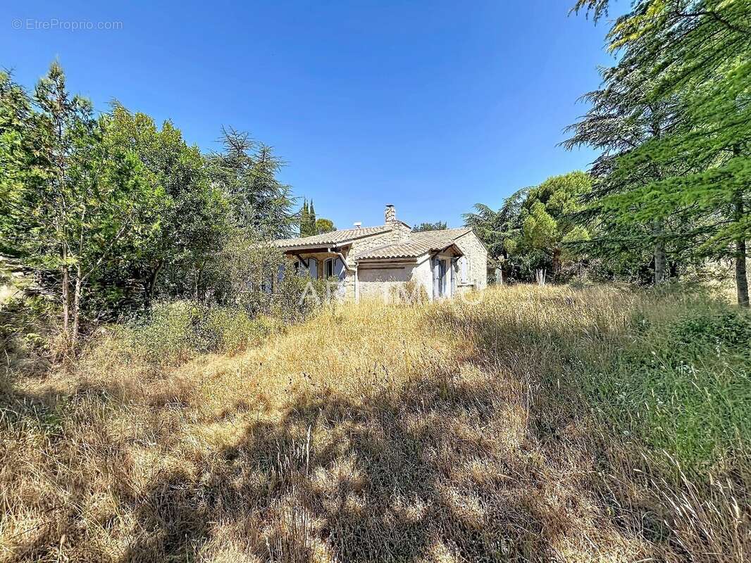 Maison de plain pied a rafraichir en zone uc - photo 3