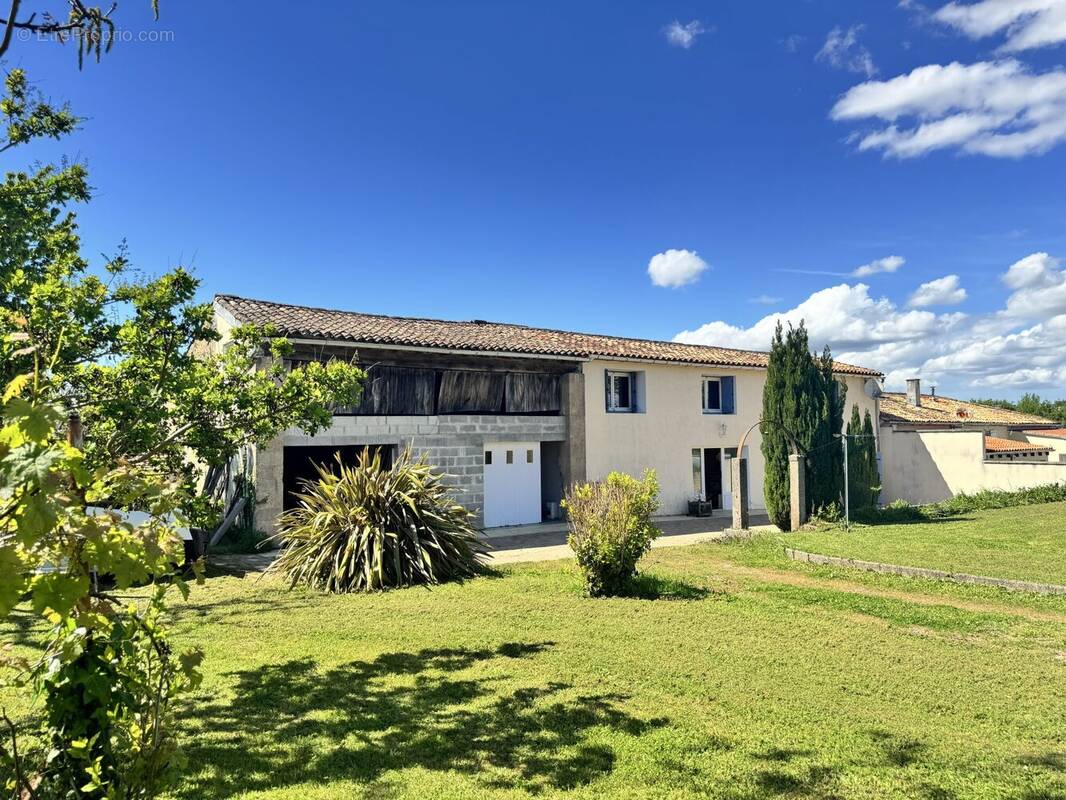 Maison à CHENAC-SAINT-SEURIN-D'UZET