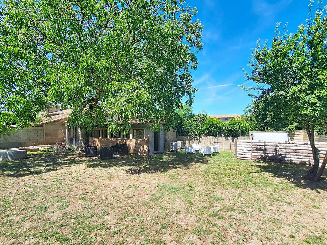 Bessières, maison de type 6 de 158 m² sur une parcelle de 674 m² environ ! - photo 2