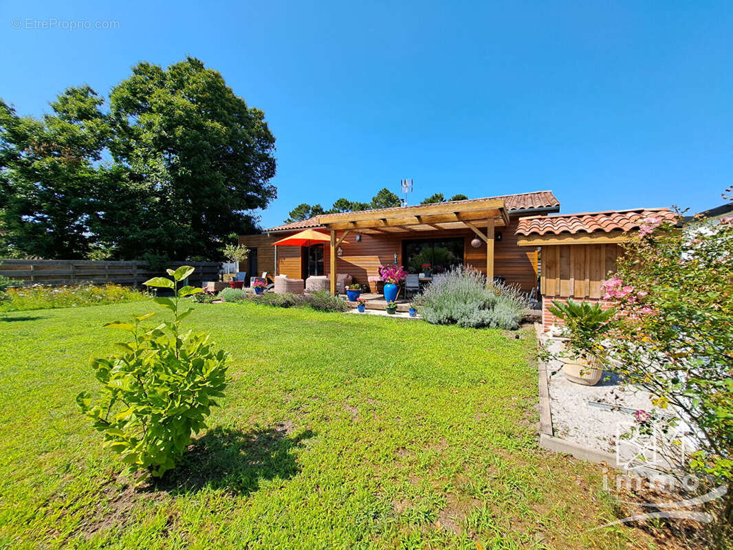 Maison à VIELLE-SAINT-GIRONS